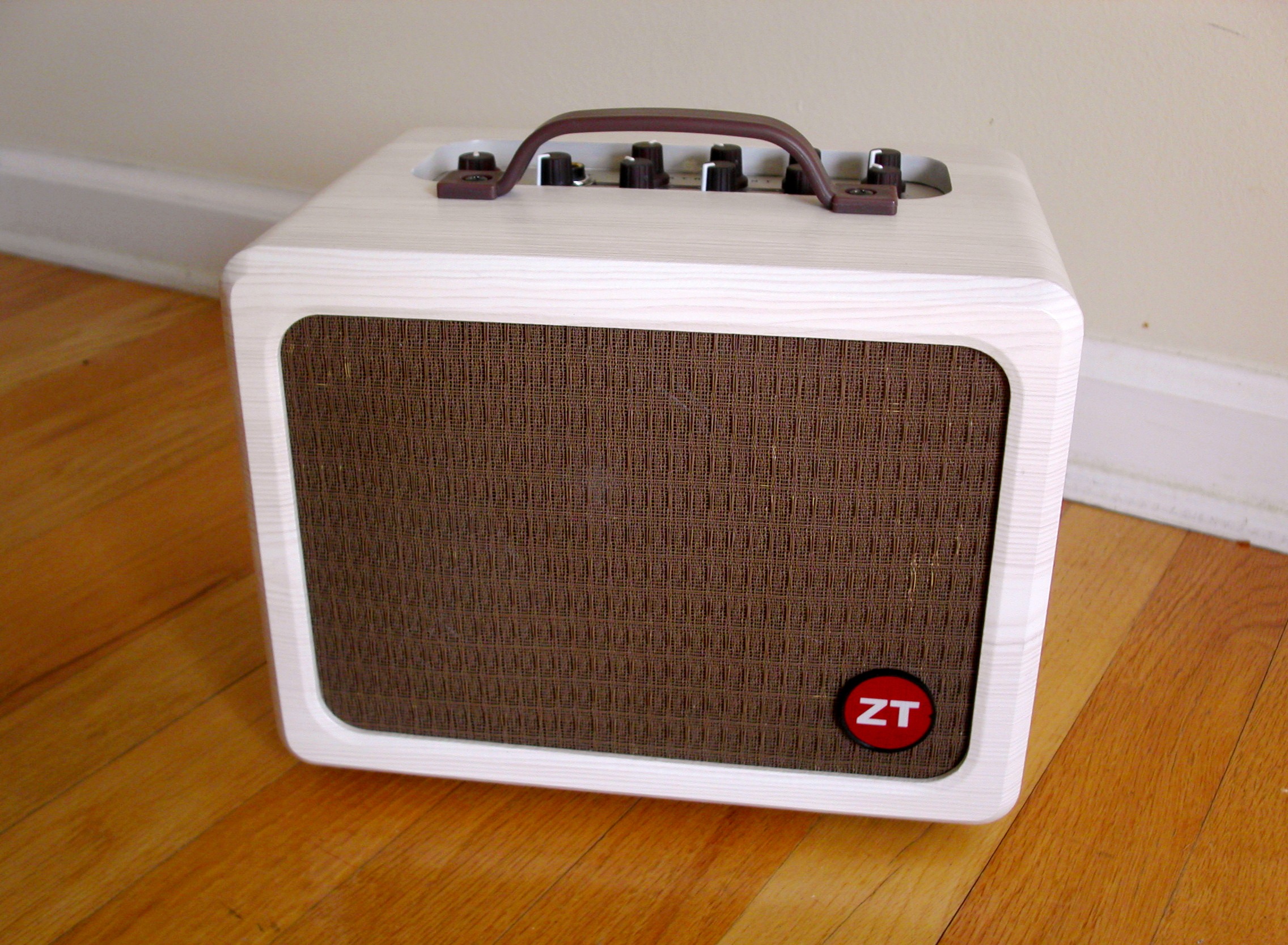 ZT Amplifiers – Lunchbox Acoustic – 300Guitars.com